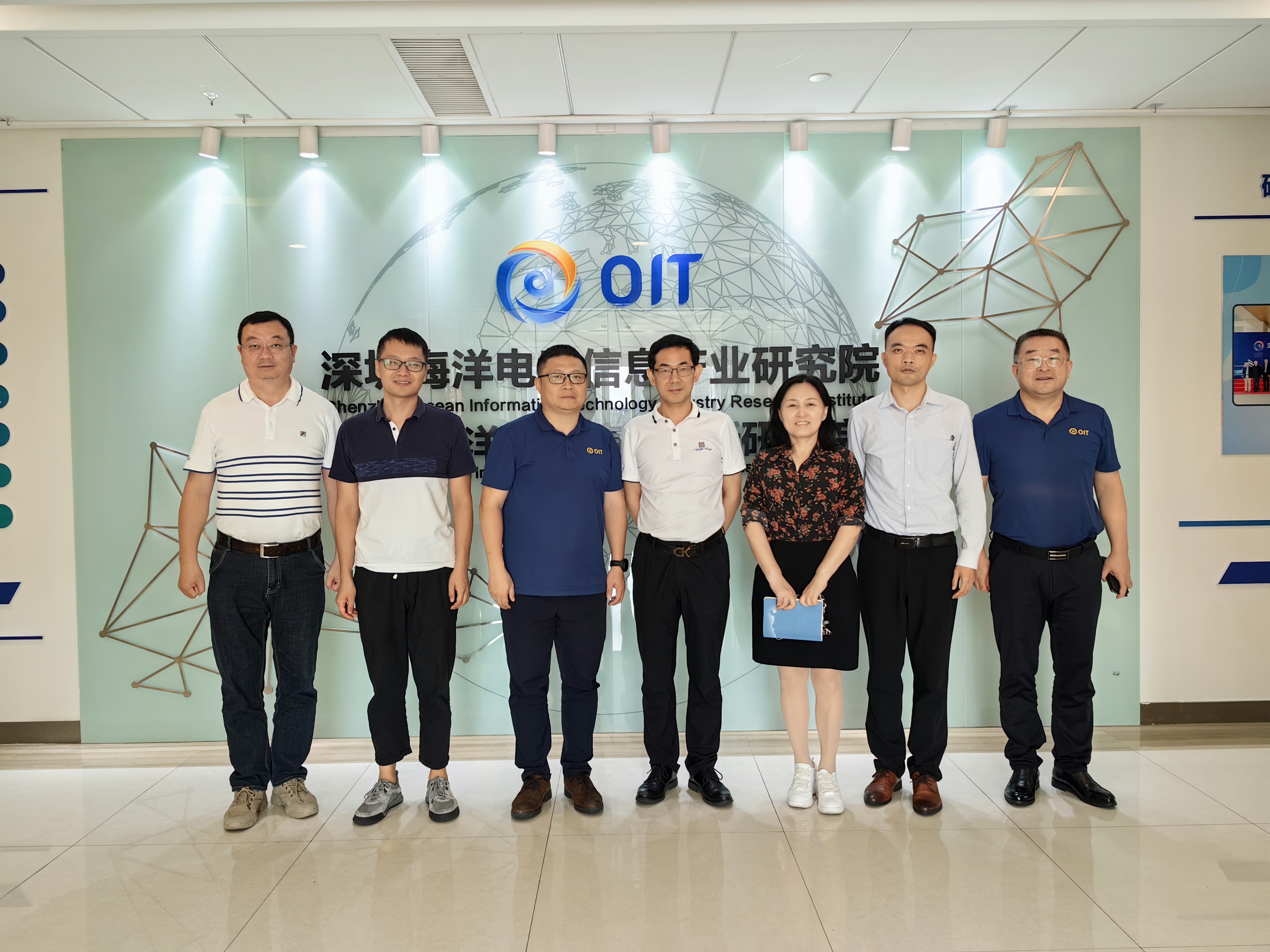 深圳市(shì)海(hǎi)洋發展研究促進中心攜深圳國(guó)家(jiā)高(gāo)技(jì)術(shù)産業(yè)創新中心莅臨智慧海(hǎi)洋&海(hǎi)洋電(diàn)子(zǐ)信息産業(yè)研究院參觀調研(圖1)