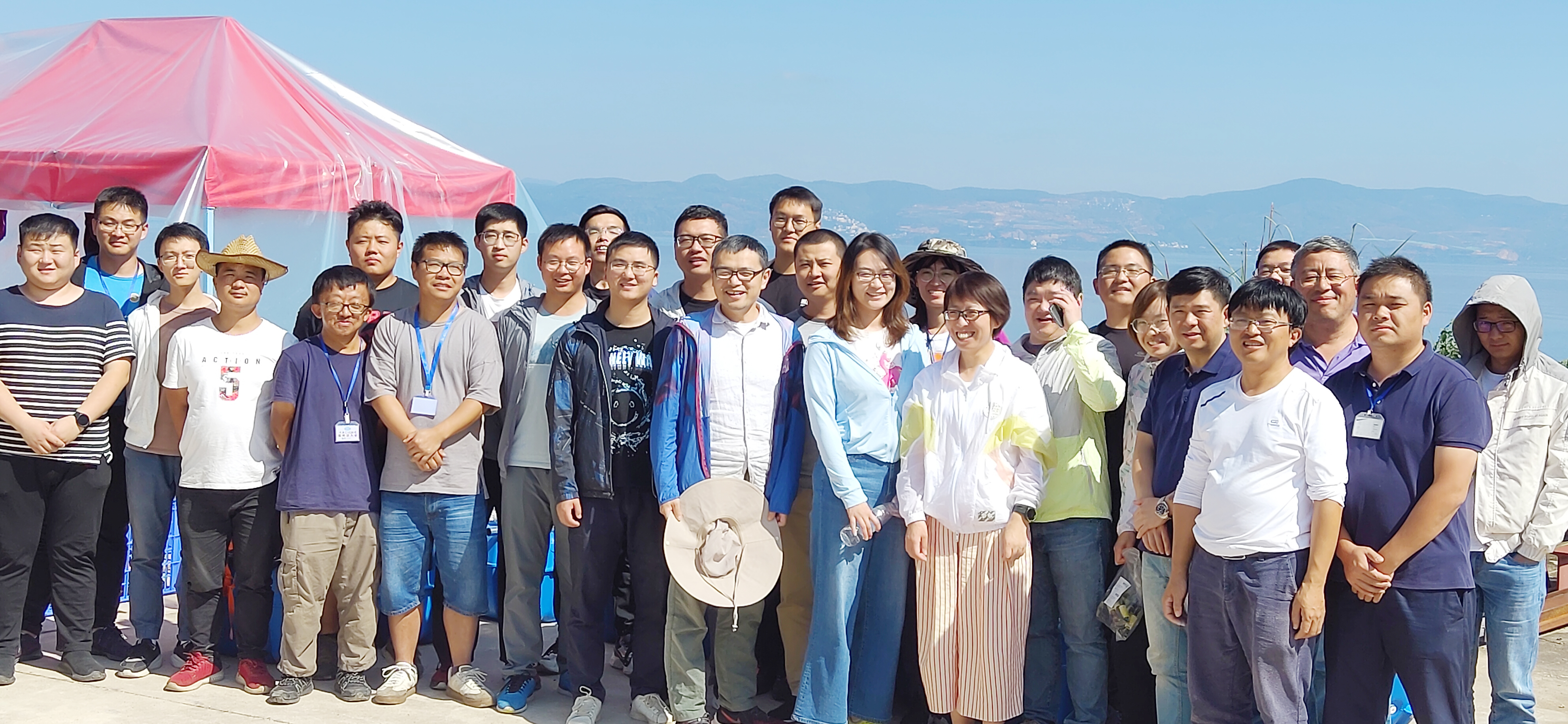 研發團隊(圖2) 研發團隊(圖2)