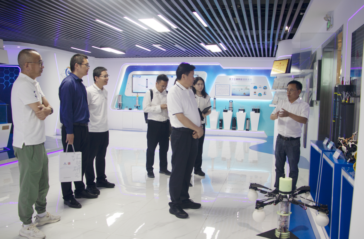 共探環保科(kē)技(jì)新機(jī)遇——河(hé)南(nán)投資集團一(yī)行(xíng)莅臨智慧海(hǎi)洋&OIT研究院參觀交流​​(圖1)