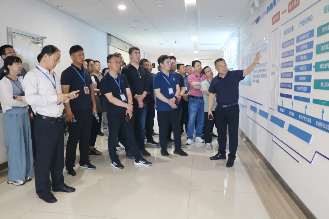 青島西(xī)海(hǎi)岸新區(qū)“十五五”規劃編制(zhì)專題培訓班學員(yuán)莅臨參觀(圖1)